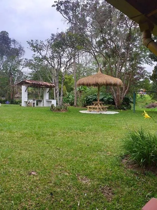 Vakantiehuis Beautiful Country - Ser Feliz - House Located In Llanogrande Colombia